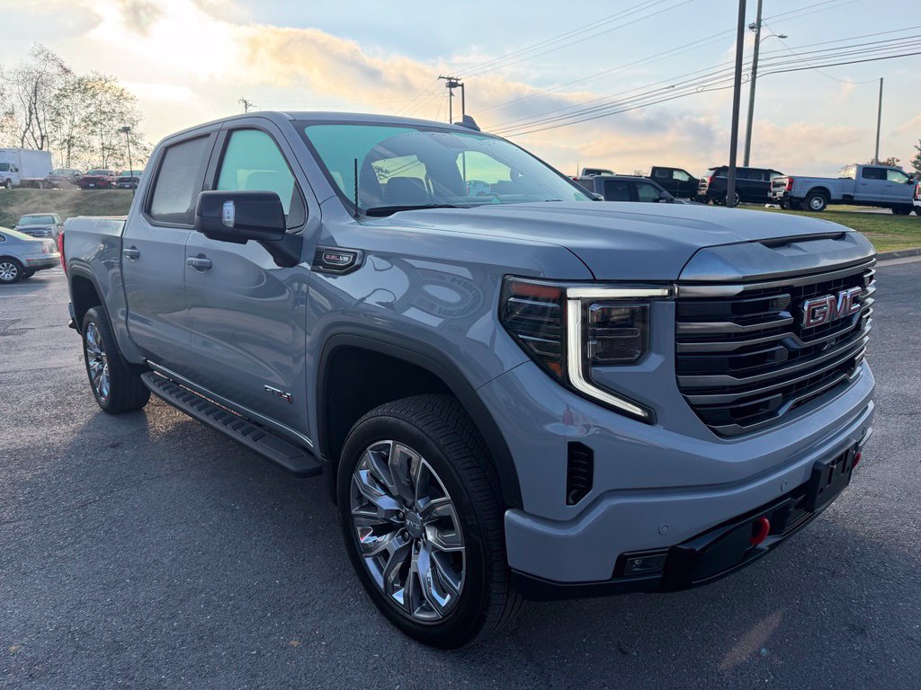 Used 2024 GMC Sierra 1500 AT4 w/ Technology Package AWD/4WD image 8