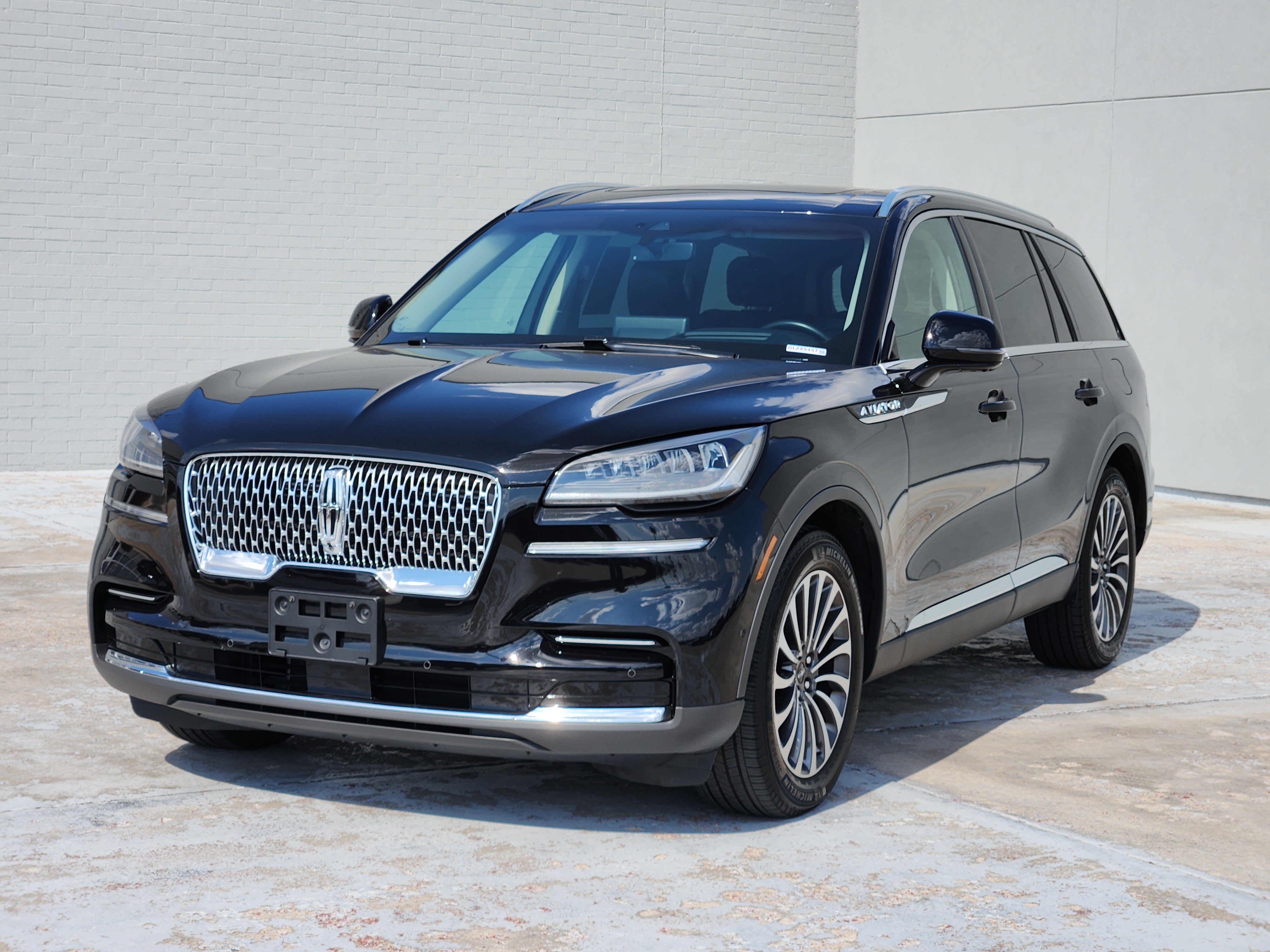 Used 2023 Lincoln Aviator Reserve w/ Equipment Group 201A RWD image 4