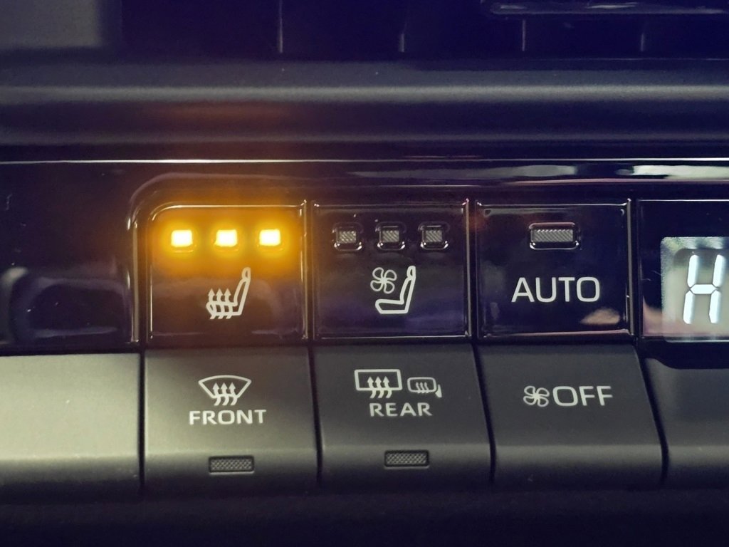 New 2026 Toyota Crown Platinum image 8