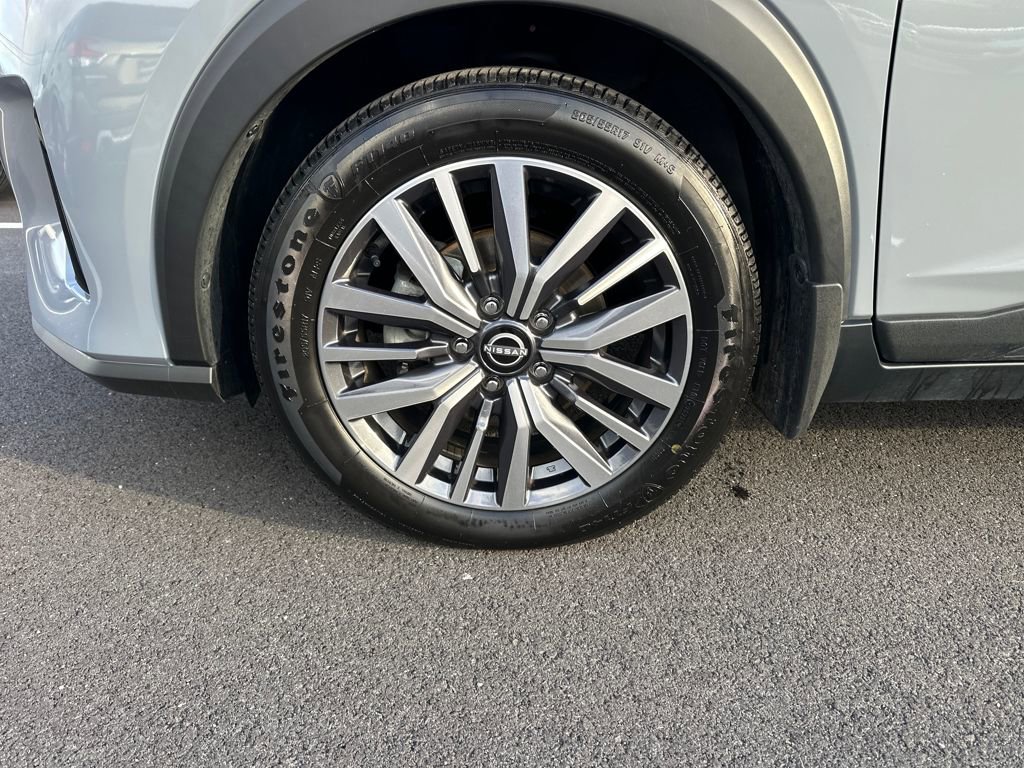 Used 2023 Nissan Kicks SV image 12
