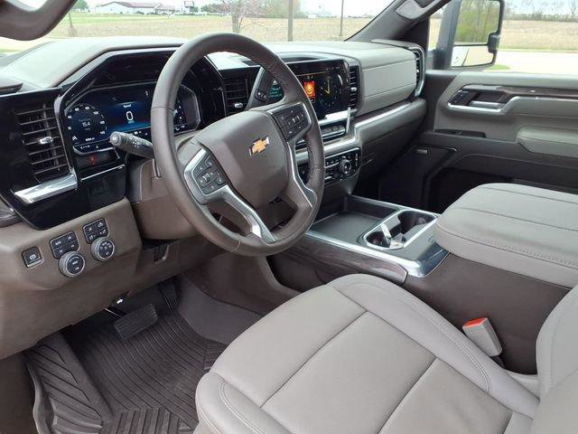 Used 2024 Chevrolet Silverado 2500 LTZ w/ LTZ Convenience Package AWD/4WD image 15
