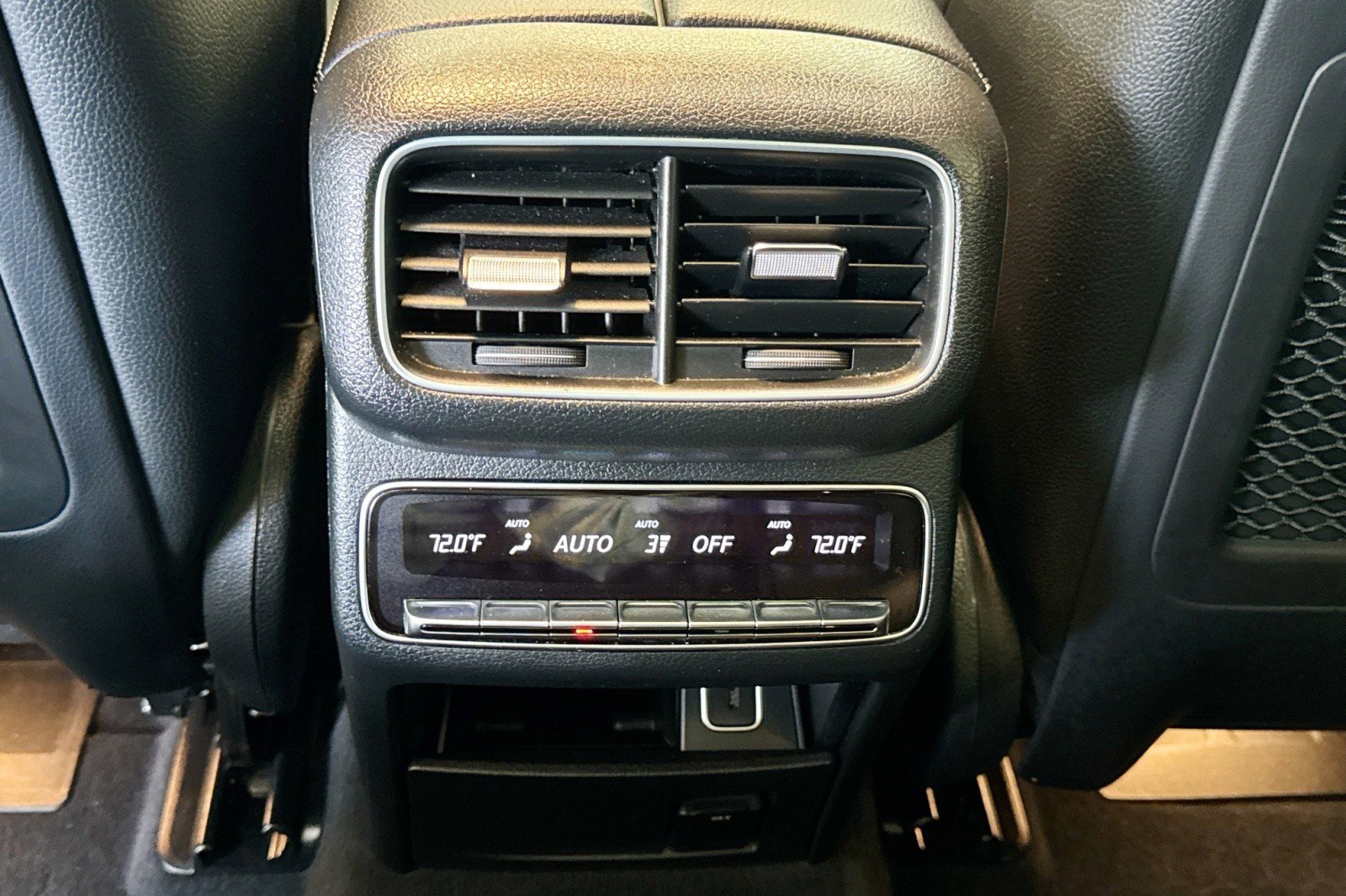 Used 2022 Mercedes-Benz GLS 450 4MATIC image 24