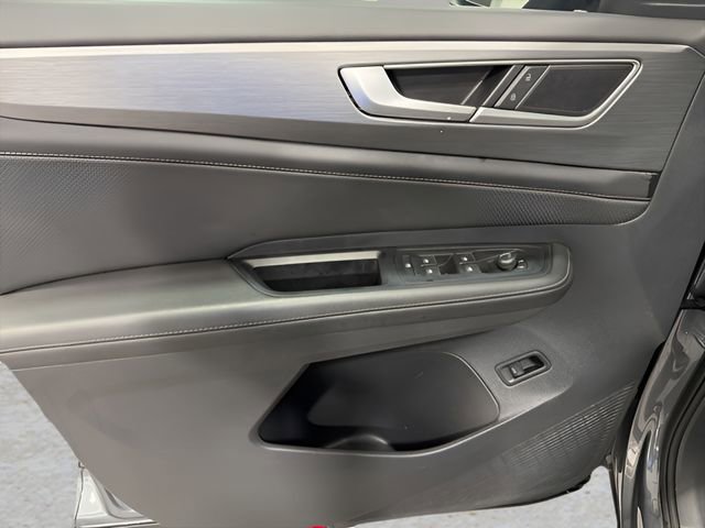 Used 2025 Volkswagen Atlas Cross Sport SE image 9