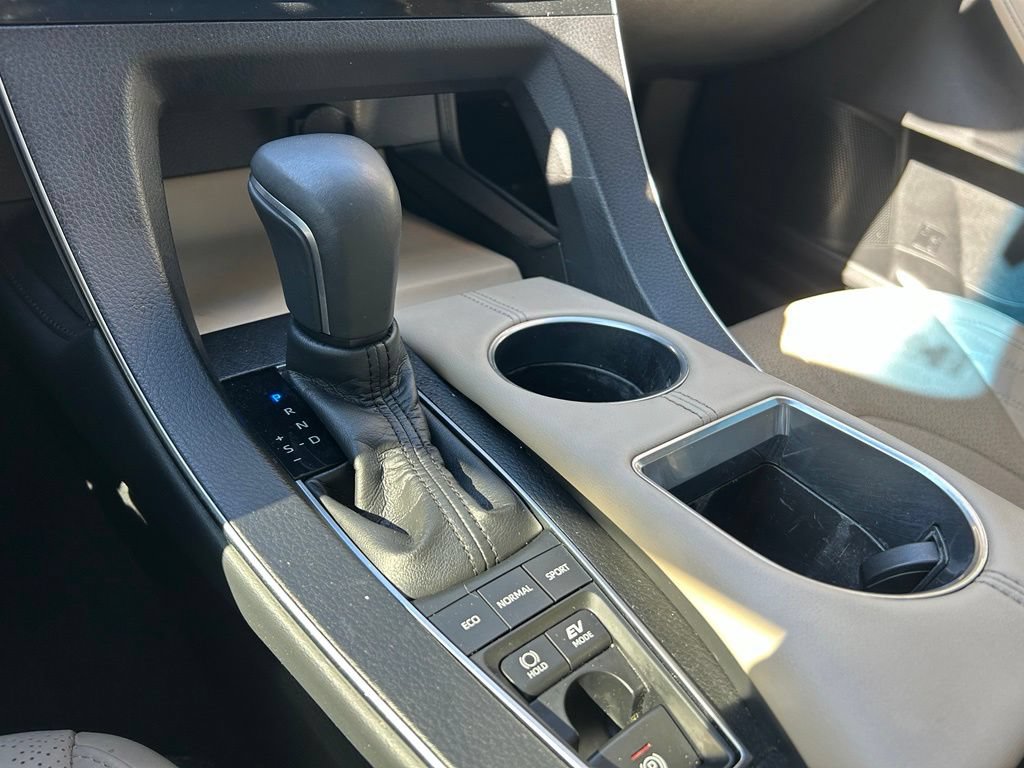 Certified 2019 Toyota Avalon Limited w/ Advanced Safety Package FWD image 22