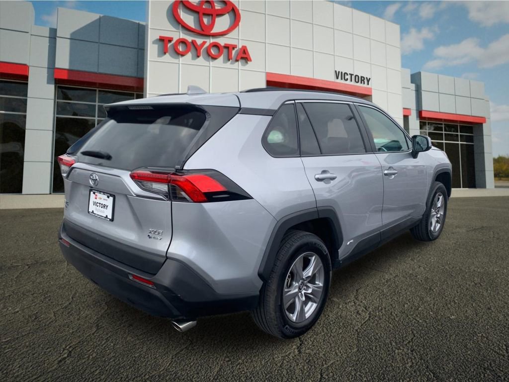 Used 2025 Toyota RAV4 XLE image 3