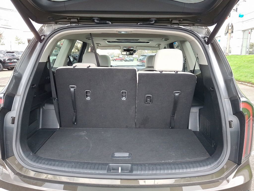 Used 2023 Kia Telluride EX w/ EX Captain's Chair Package image 31