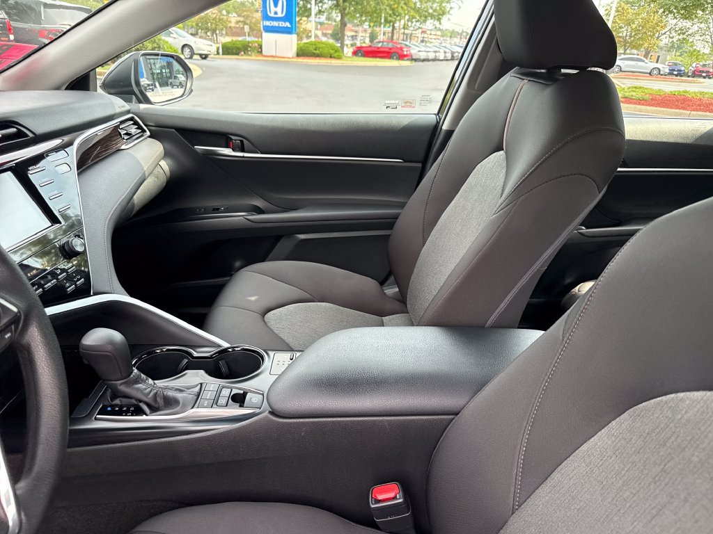 Used 2018 Toyota Camry LE FWD image 13