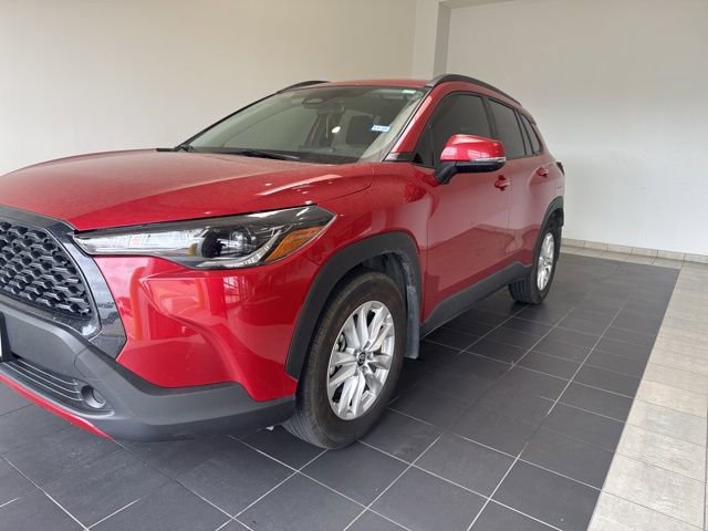 Used 2023 Toyota Corolla Cross LE FWD image 3