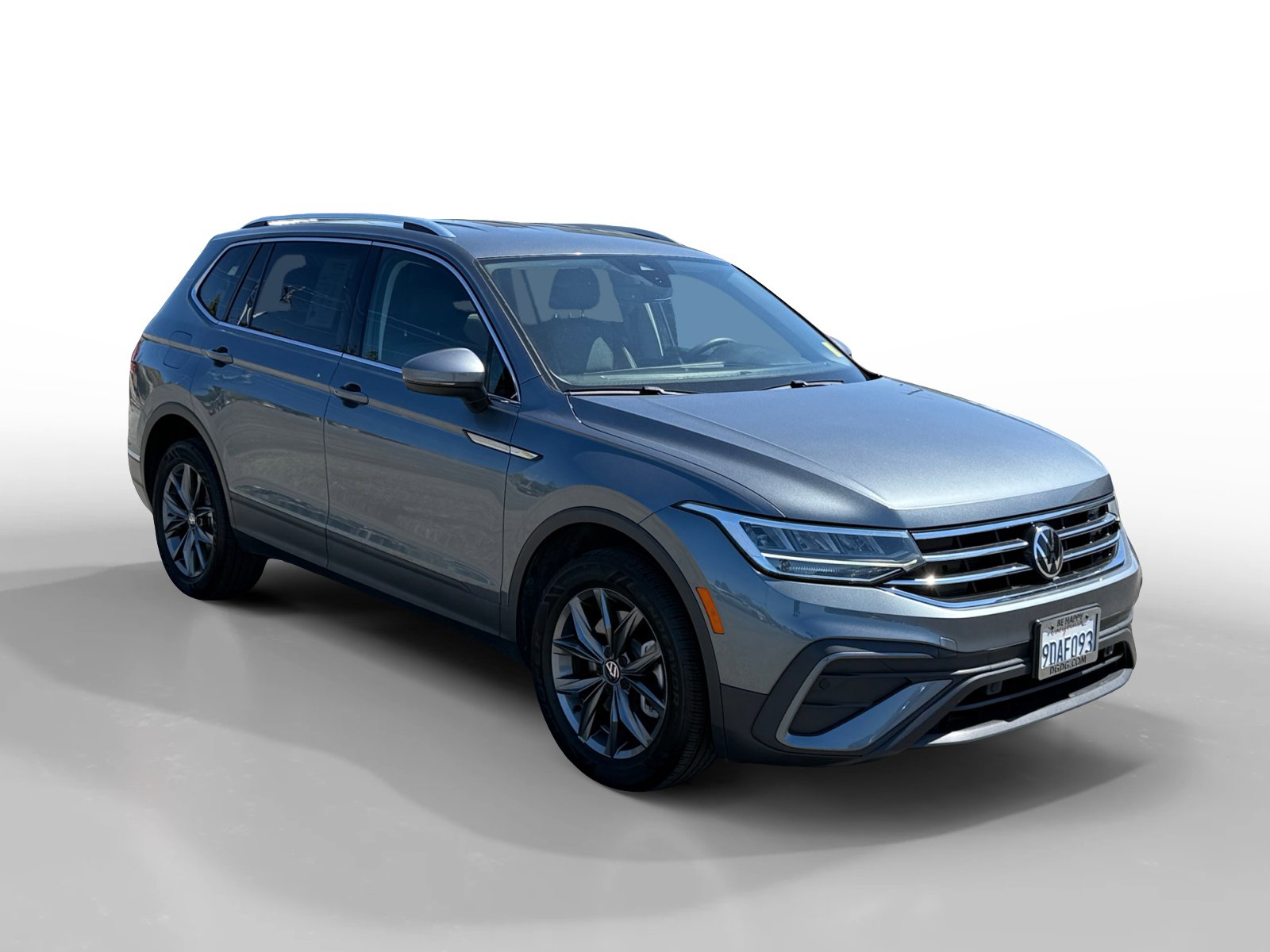Certified 2022 Volkswagen Tiguan SE image 7