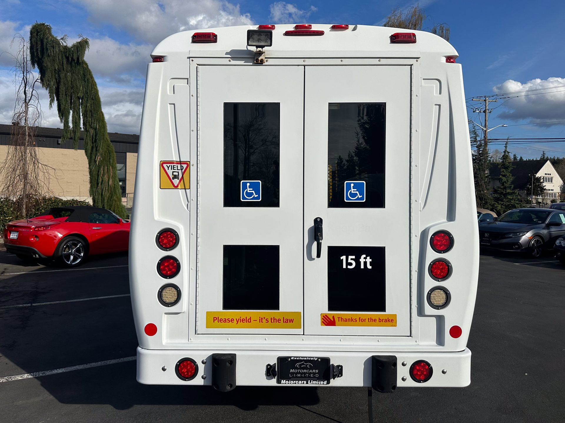 Used 2014 Chevrolet Express 3500 RWD image 3