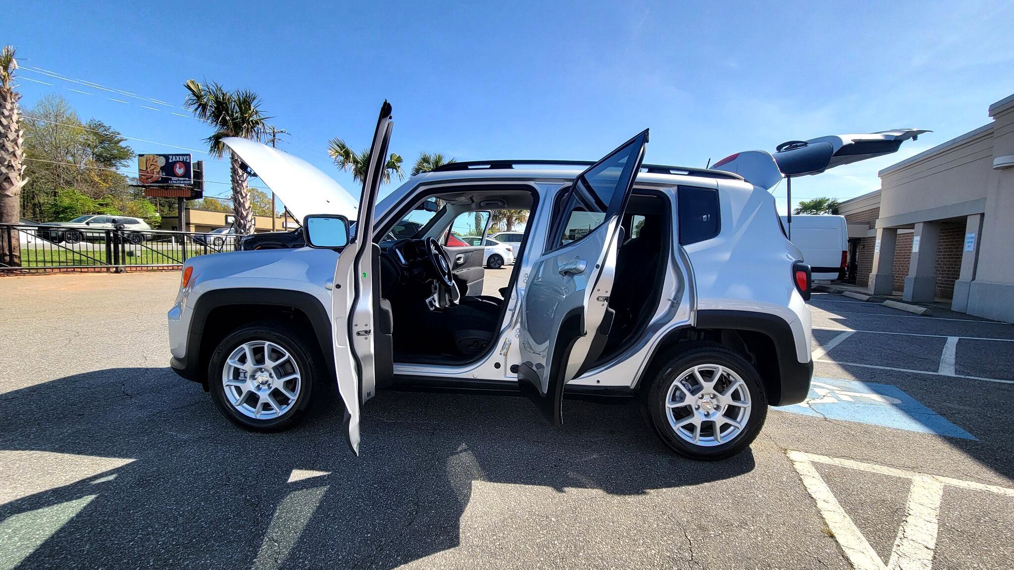 Used 2021 Jeep Renegade Latitude w/ Convenience Group image 21