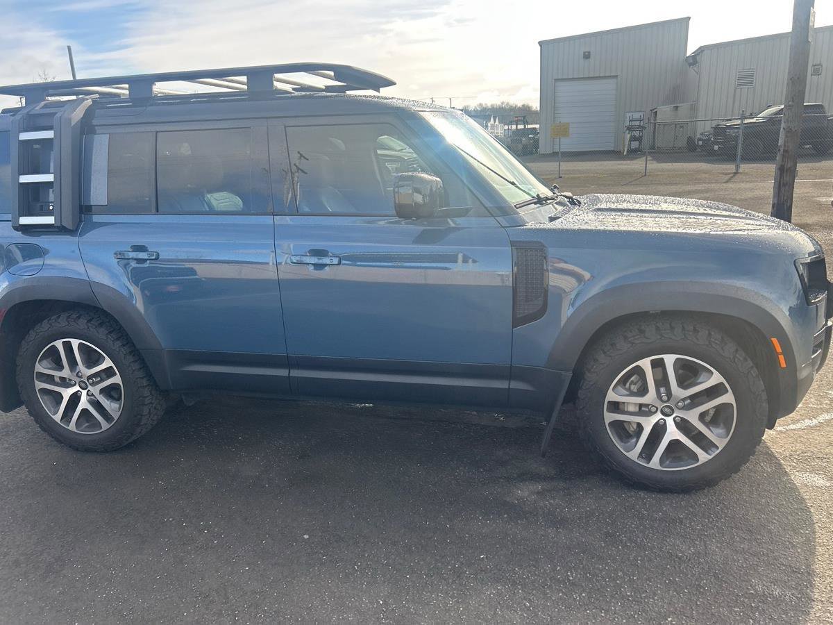 Used 2020 Land Rover Defender 110 HSE image 2