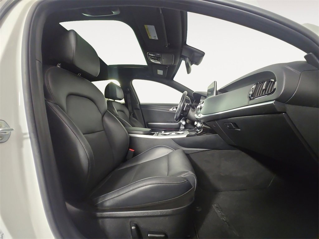 Used 2020 Kia Stinger GT1 image 15