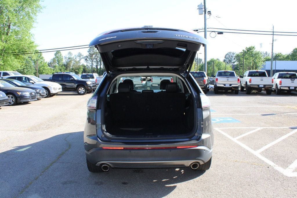 Used 2015 Ford Edge Titanium w/ Equipment Group 301A FWD image 9