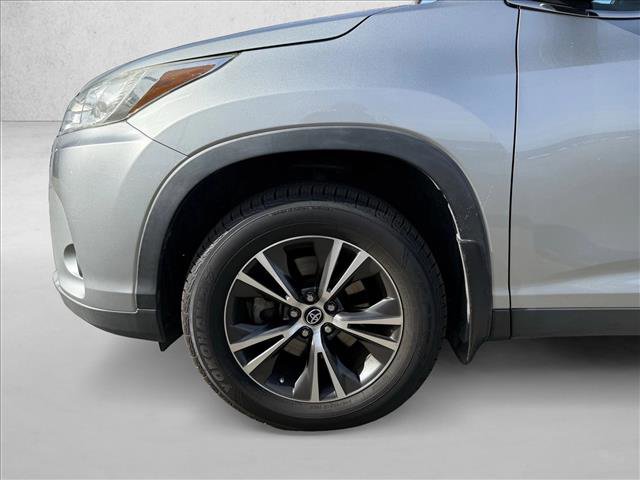Used 2019 Toyota Highlander LE image 17