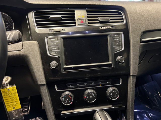 Used 2017 Volkswagen Golf S image 24