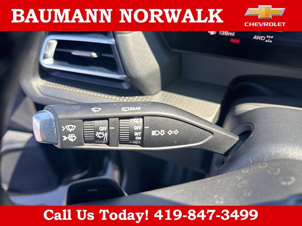 Used 2025 Chevrolet Traverse LT w/ Midnight/Sport Edition AWD/4WD image 12