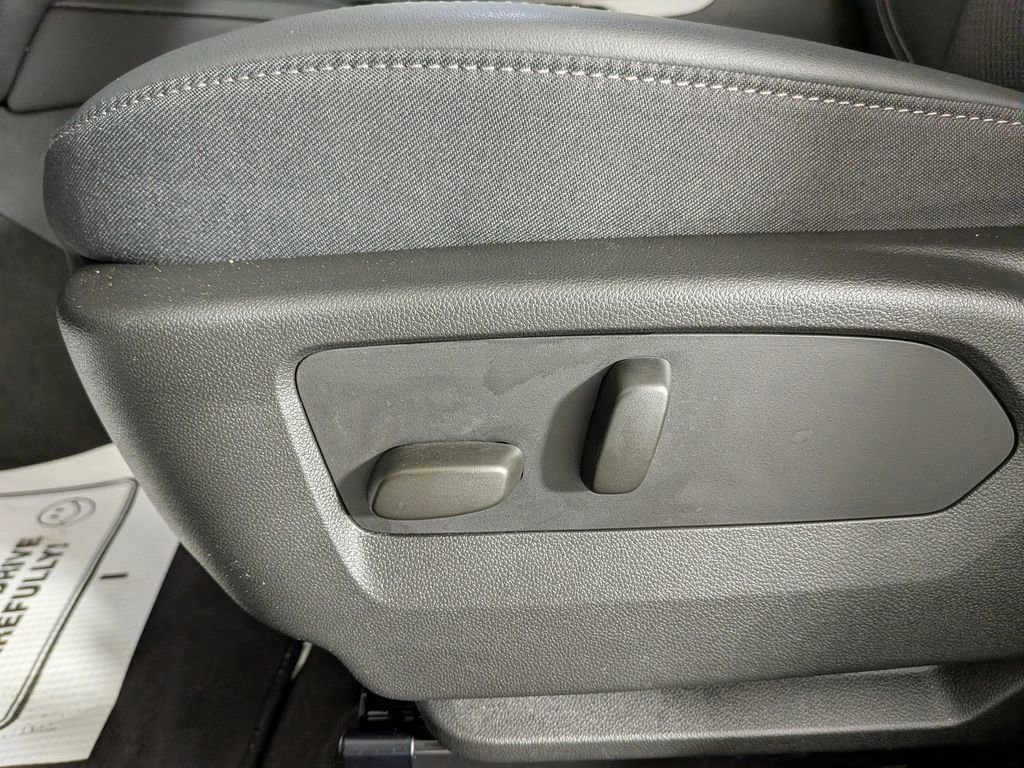 Certified 2023 Buick Envision Preferred w/ Sport Touring Package image 19