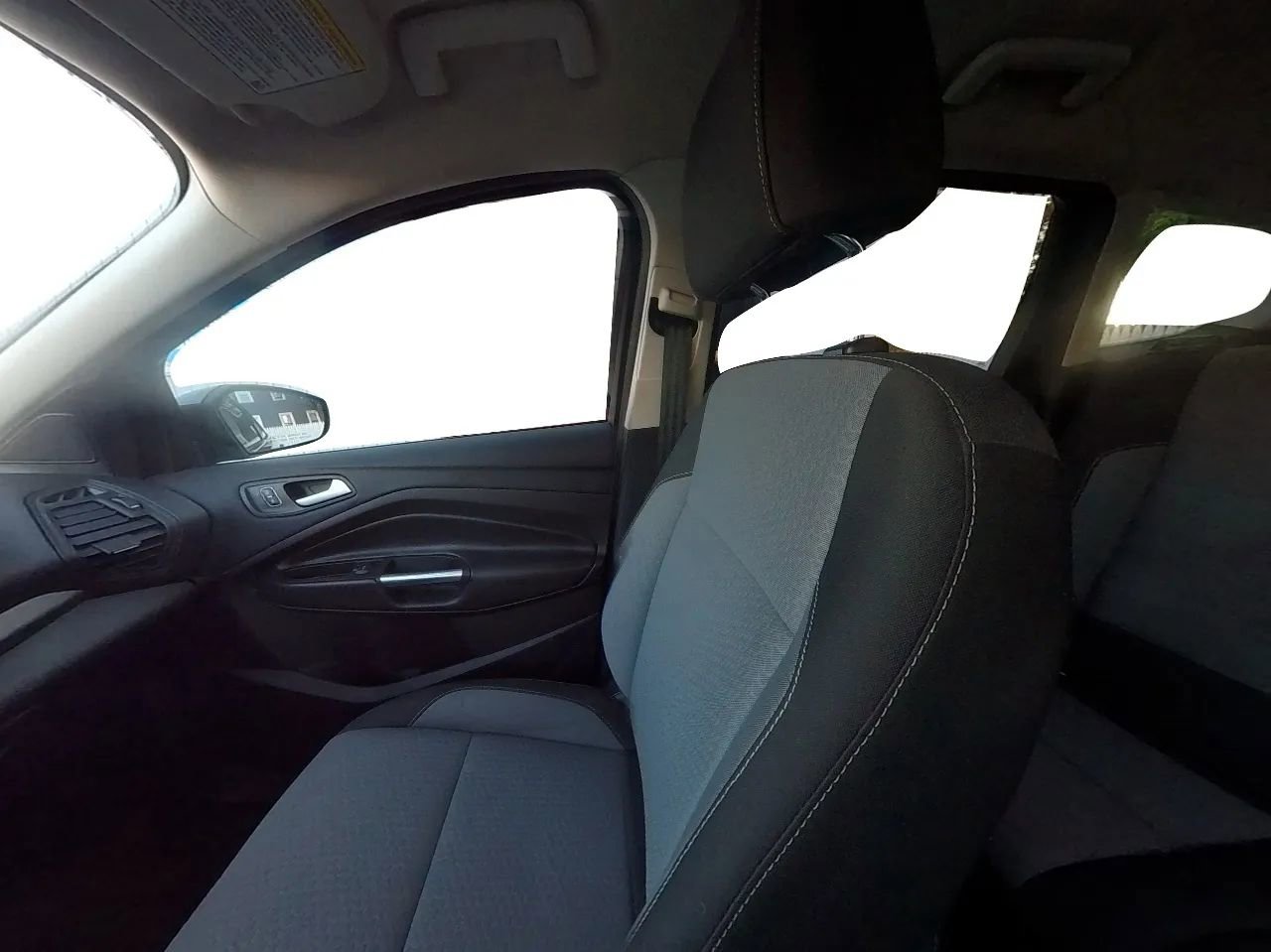 Used 2017 Ford Escape SE w/ Equipment Group 201A image 24