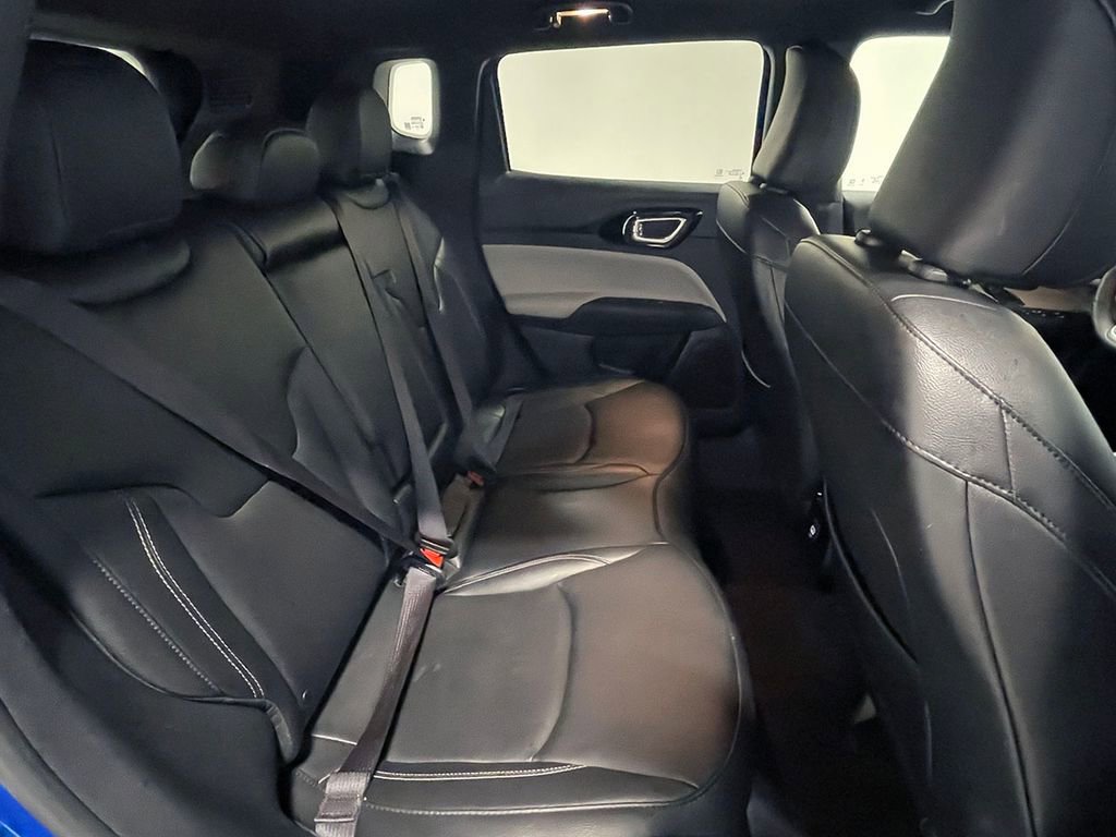 Used 2025 Jeep Compass Limited image 22
