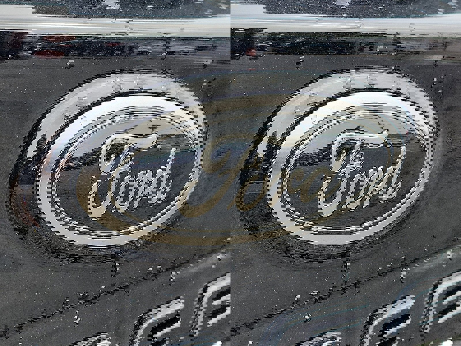 Certified 2024 Ford Edge SE w/ Black Appearance Package image 29