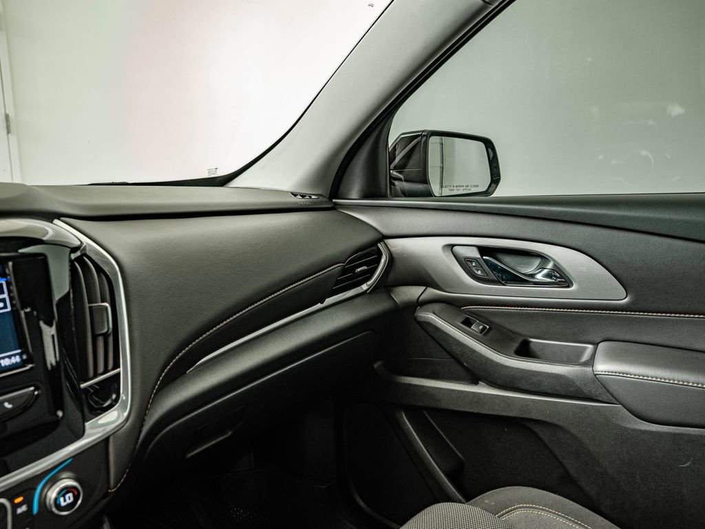 Used 2020 Chevrolet Traverse LT FWD image 25