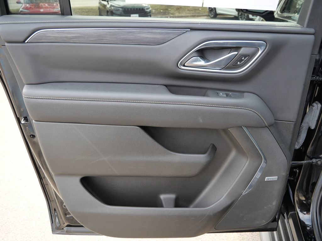 Used 2022 GMC Yukon XL SLT w/ SLT Premium Package image 30