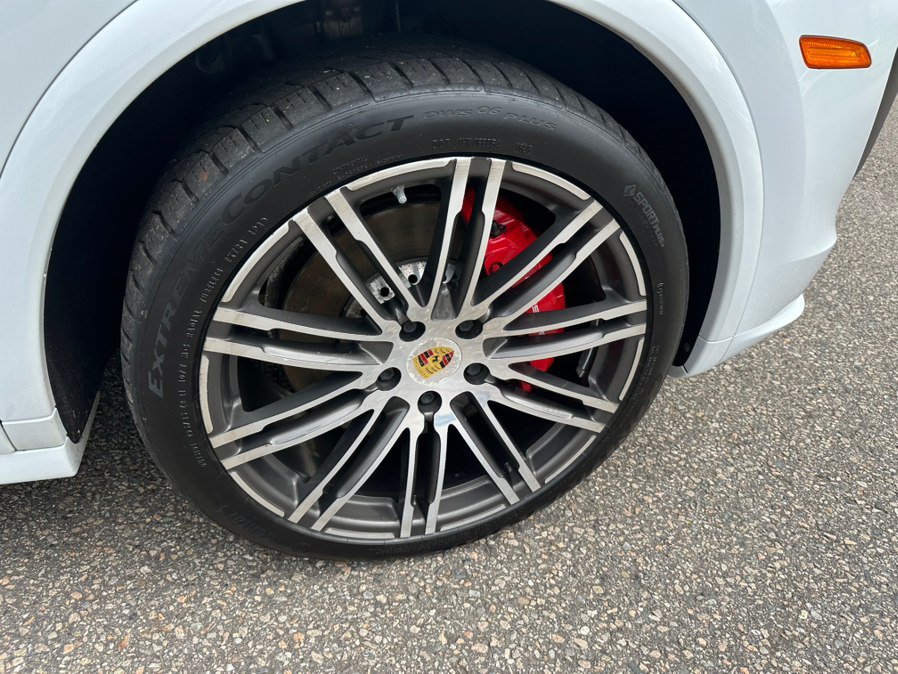 Used 2017 Porsche Cayenne GTS AWD/4WD image 37