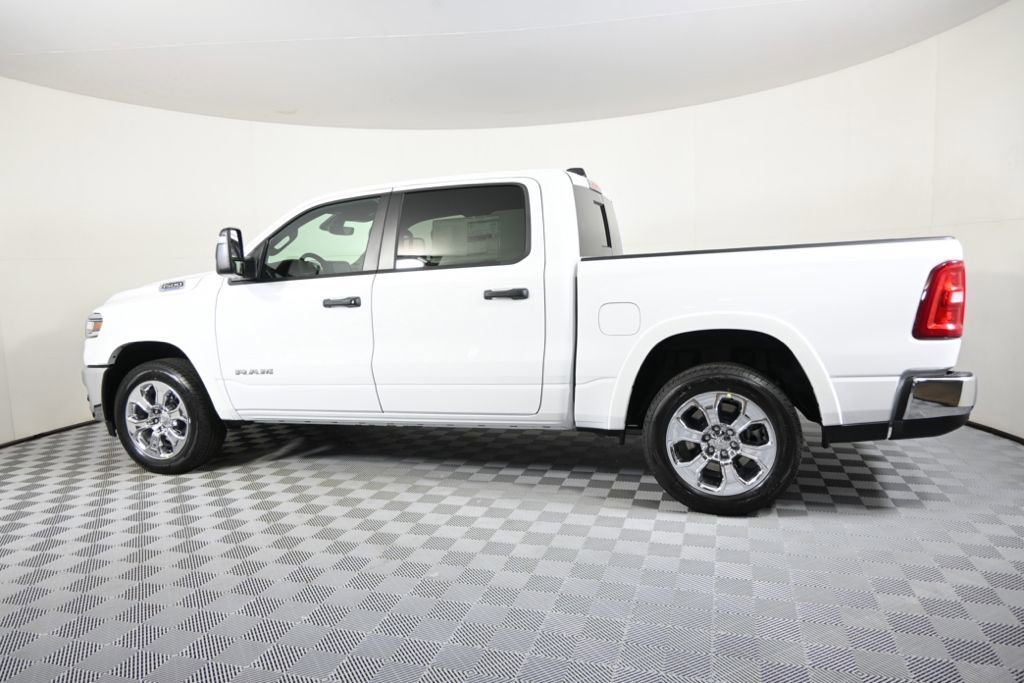 Used 2025 RAM 1500 Big Horn AWD/4WD image 3