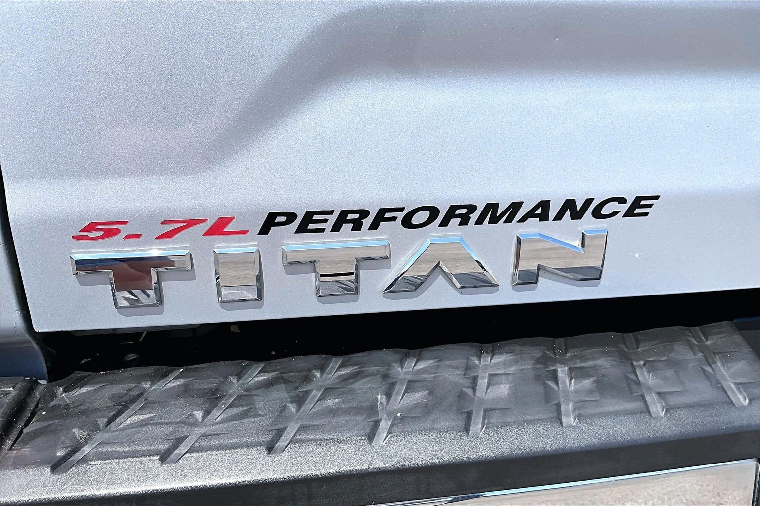 Used 2017 Nissan Titan SV AWD/4WD image 31