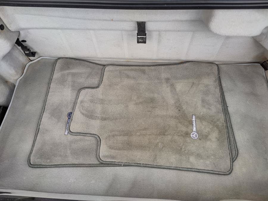 Used 2000 Mercedes-Benz SL 500 image 18