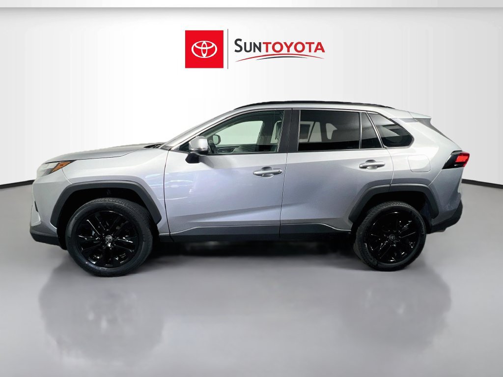 Used 2022 Toyota RAV4 XLE Premium FWD image 6