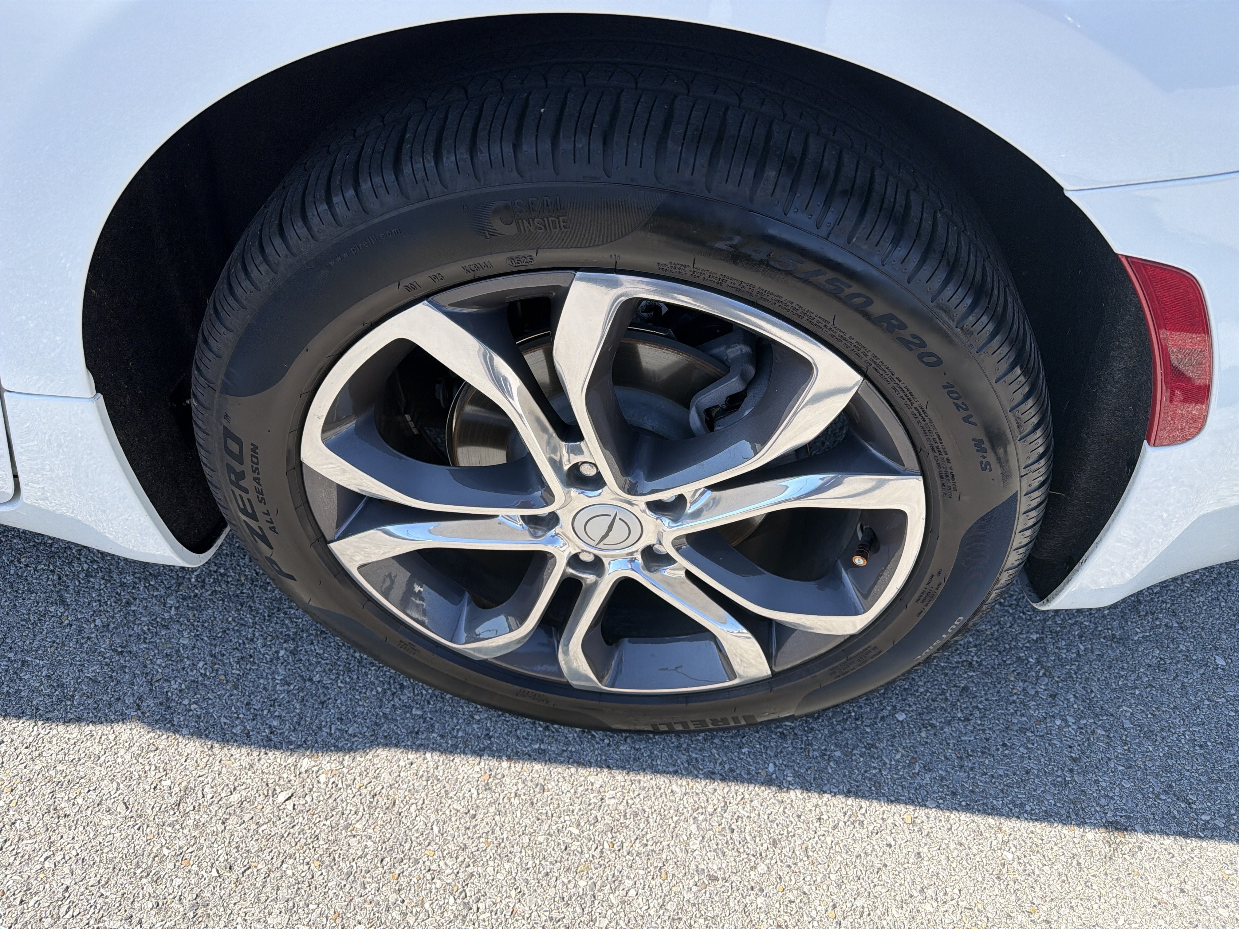 Used 2025 Chrysler Pacifica Pinnacle FWD image 20