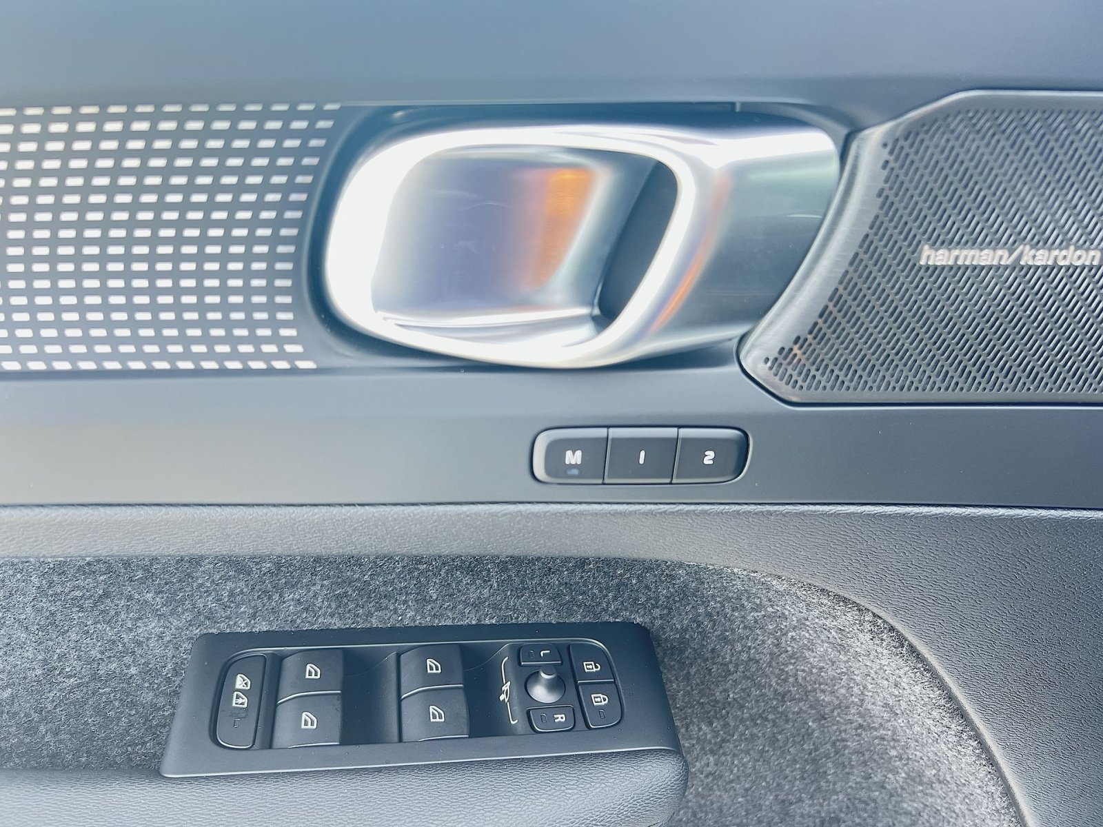 New 2026 Volvo EX40 Ultra AWD/4WD image 15