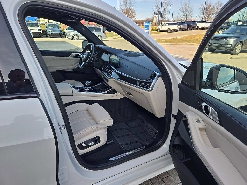 Used 2022 BMW X7 M50i image 20