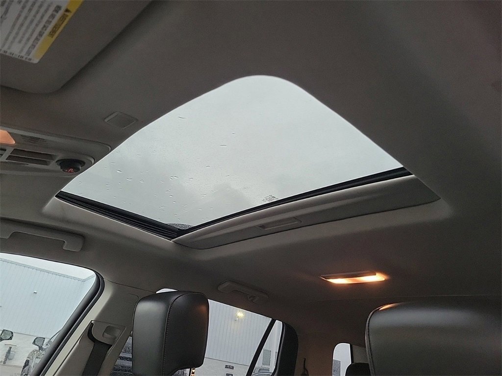 Used 2017 GMC Terrain SLT w/ Open Road Package image 30