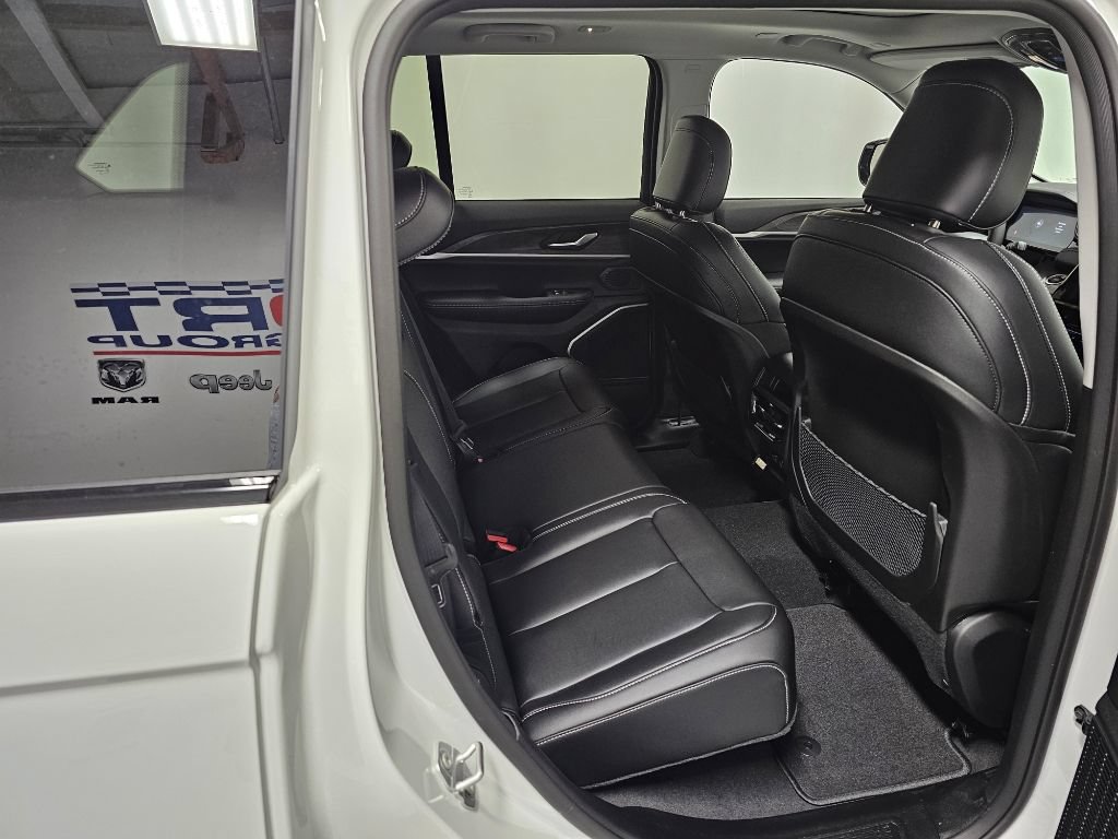 New 2023 Jeep Grand Cherokee 4WD 4xe image 15