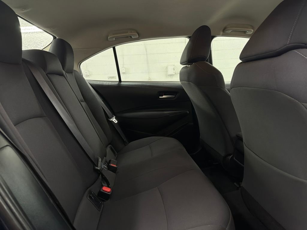 Used 2021 Toyota Corolla LE image 28