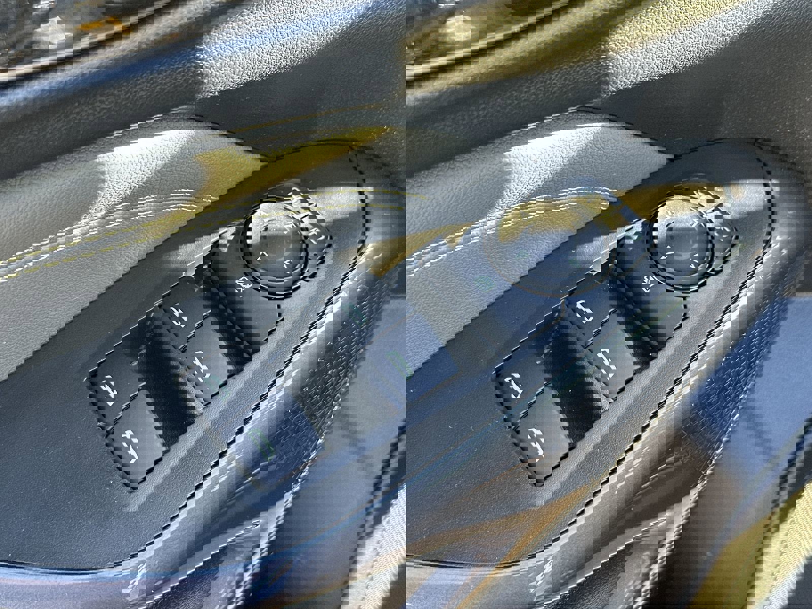 Certified 2025 Chevrolet Trax ACTIV w/ Sunroof Package image 15