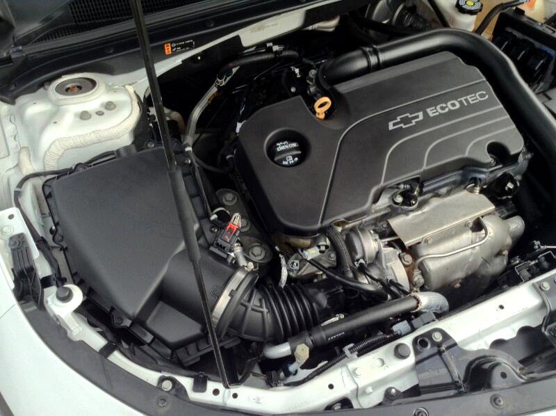 Used 2017 Chevrolet Malibu LT image 11
