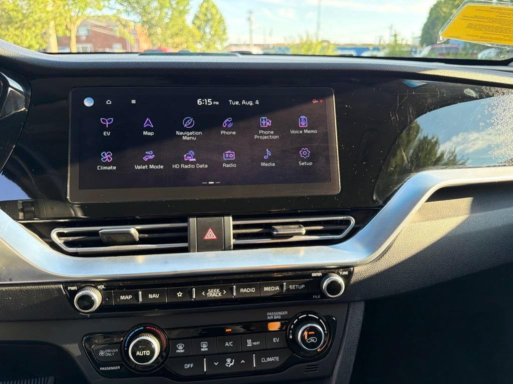 Certified 2022 Kia Niro EX Premium w/ Cold Weather Package FWD image 22