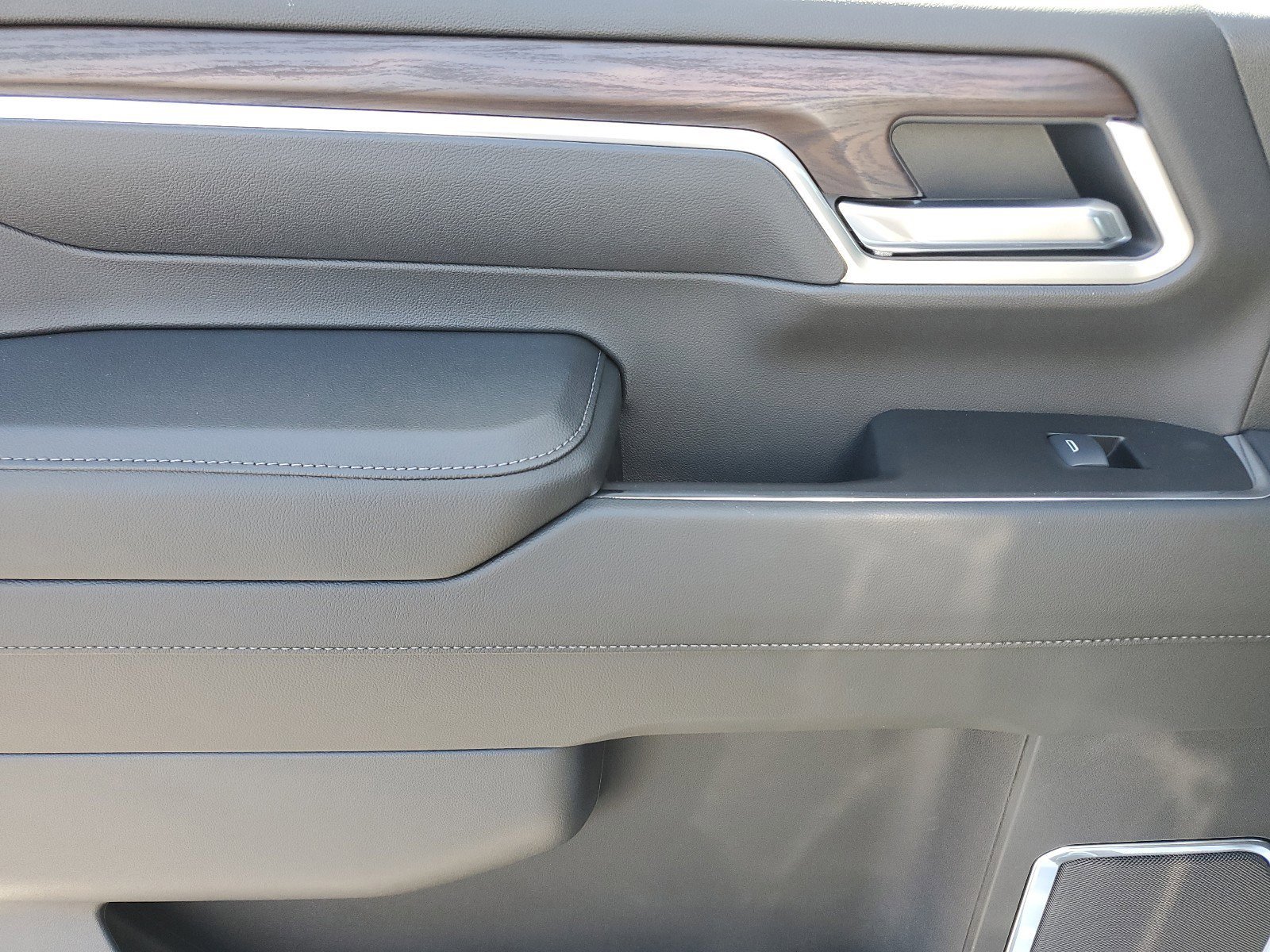 New 2025 GMC Sierra 2500 SLT w/ SLT Premium Package image 15