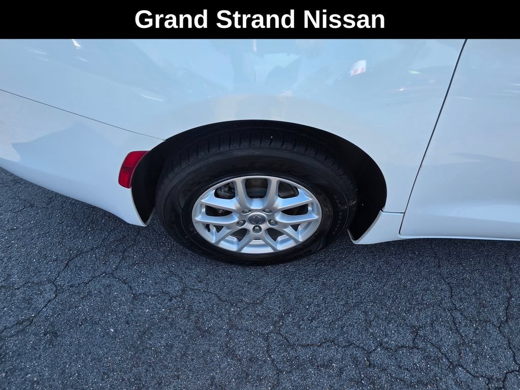 Used 2018 Chrysler Pacifica LX FWD image 10