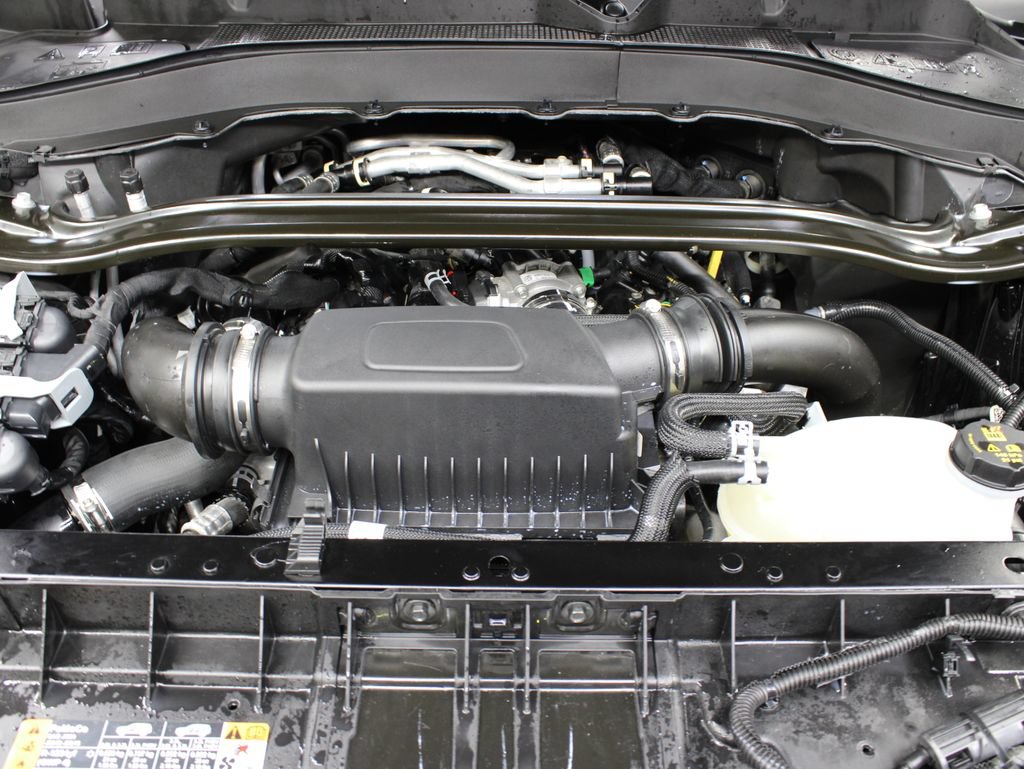 Used 2025 Ford Explorer ST AWD/4WD image 39