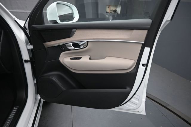 Used 2026 Volvo XC90 B6 Plus w/ Protection Package Premier AWD/4WD image 29