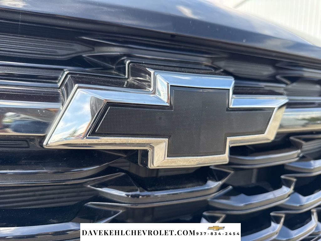 Used 2025 Chevrolet Trax RS w/ Sunroof Package FWD image 38