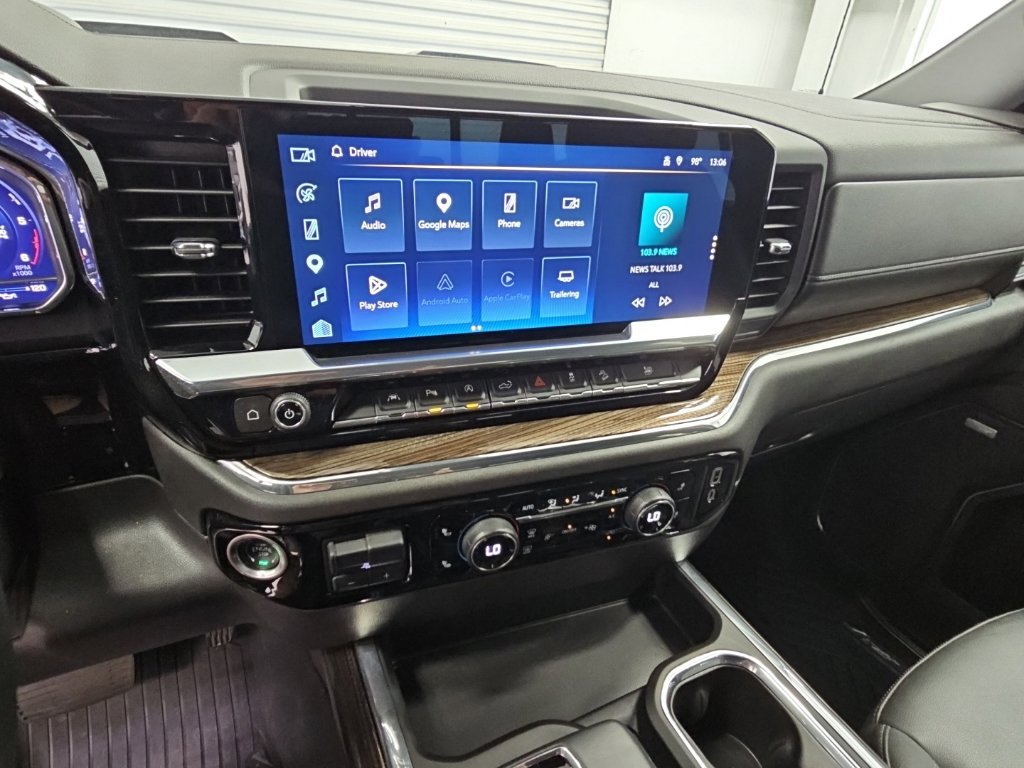 Used 2024 Chevrolet Silverado 1500 LT Trail Boss w/ LT Trail Boss Premium Package AWD/4WD image 13