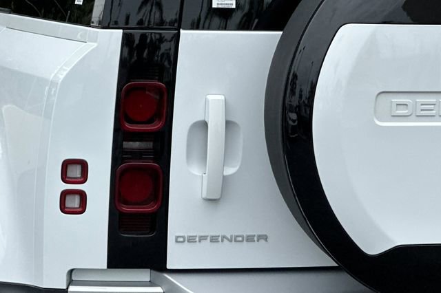 Certified 2025 Land Rover Defender 110 S AWD/4WD image 25