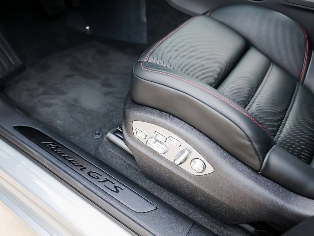 New 2026 Porsche Macan GTS AWD/4WD image 14