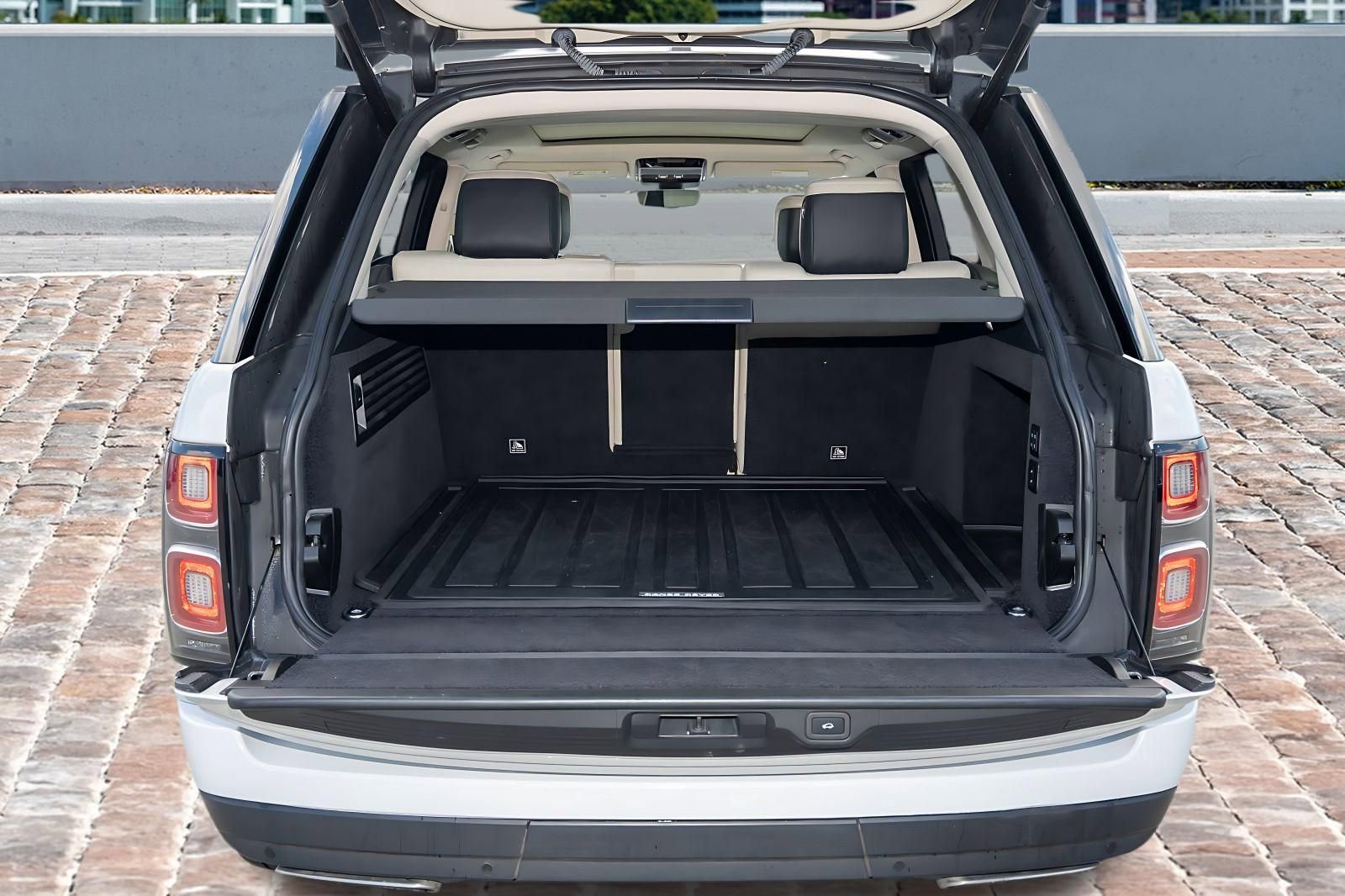 Used 2018 Land Rover Range Rover Supercharged AWD/4WD image 13